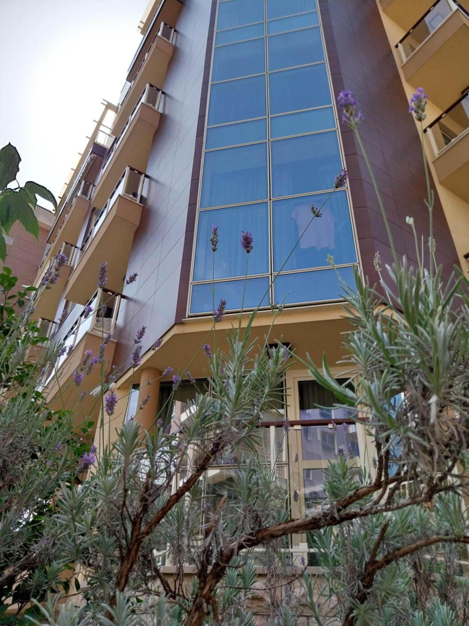 Montesun Boka Apartments Budva Eksteriør billede