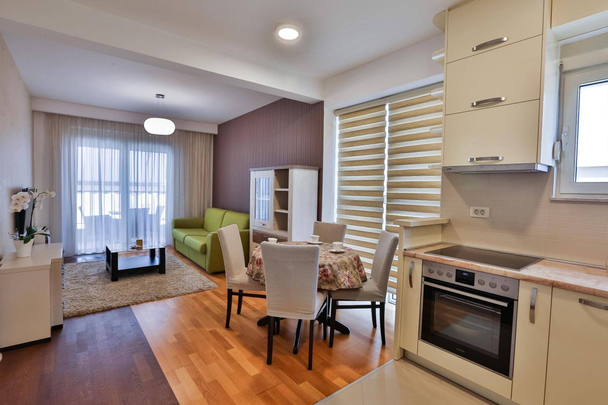 Montesun Boka Apartments Budva Eksteriør billede