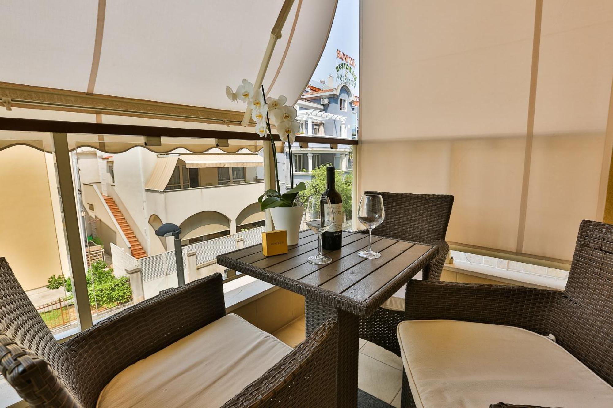Montesun Boka Apartments Budva Eksteriør billede